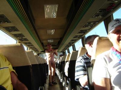 20070306133302-guagua-nudist.jpg